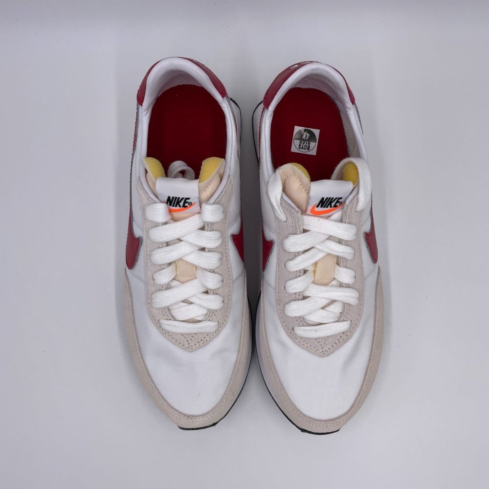 Nike Waffle Trainer 2 White / Gym Red - Black Womens Shoes - Picture 5 of 8